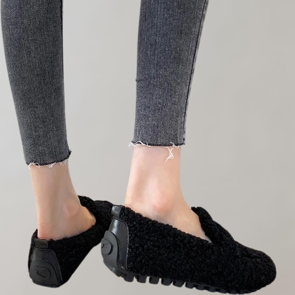 Elyn Women's Slippers | Plush Comfort & Vintage Style 4