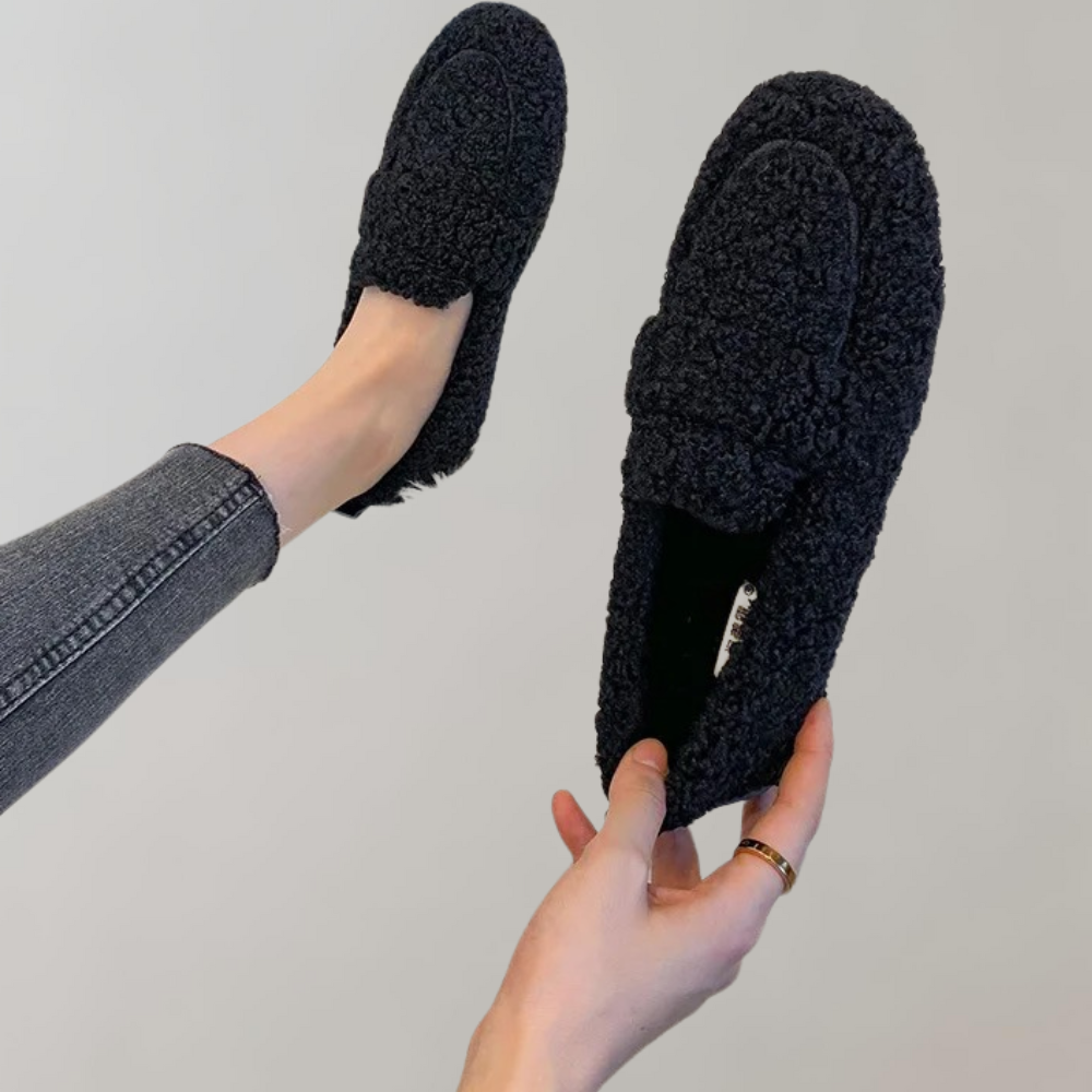 Elyn Women's Slippers | Plush Comfort & Vintage Style 5