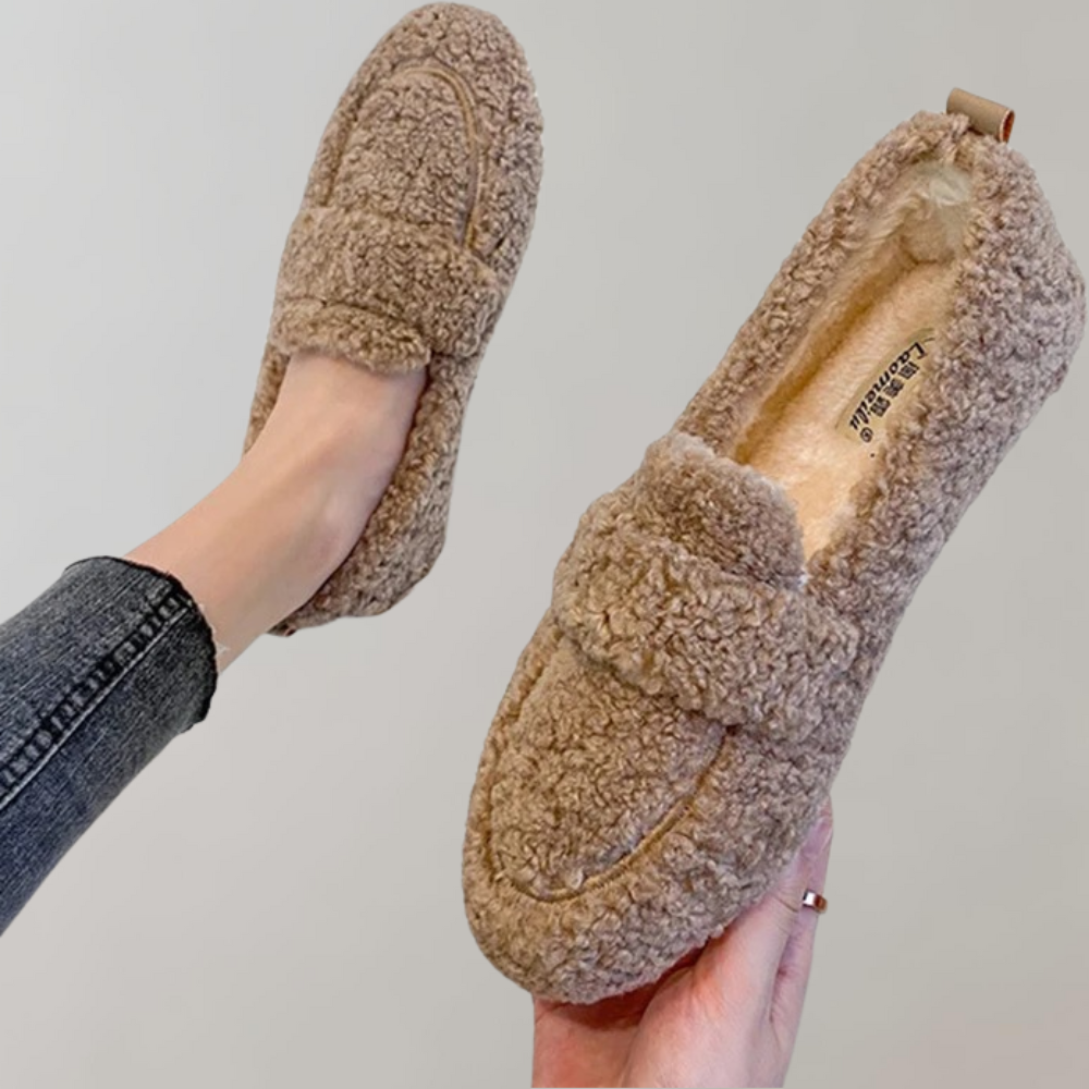 Elyn Women's Slippers | Plush Comfort & Vintage Style 6